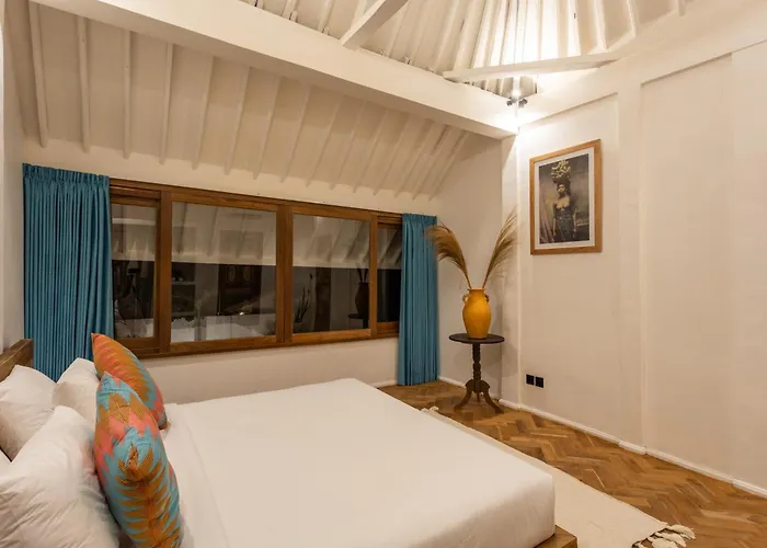 2 Bdr Villa, Walking Distance To Beach. Seminyak (Bali)