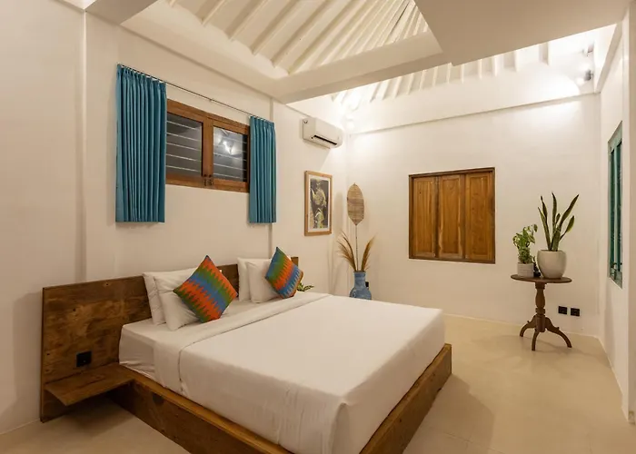 Villa 2 Bdr Villa, Walking Distance To Beach.