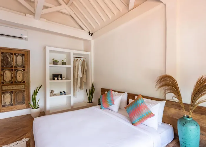 Villa 2 Bdr Villa, Walking Distance To Beach. *