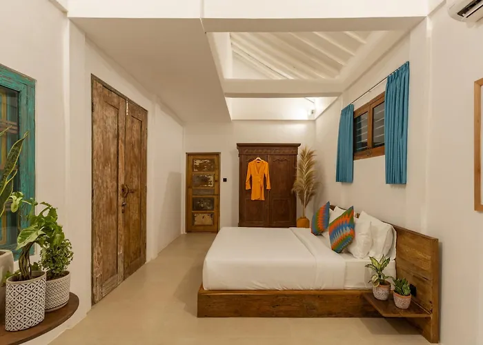 Villa 2 Bdr Villa, Walking Distance To Beach. Seminyak (Bali)