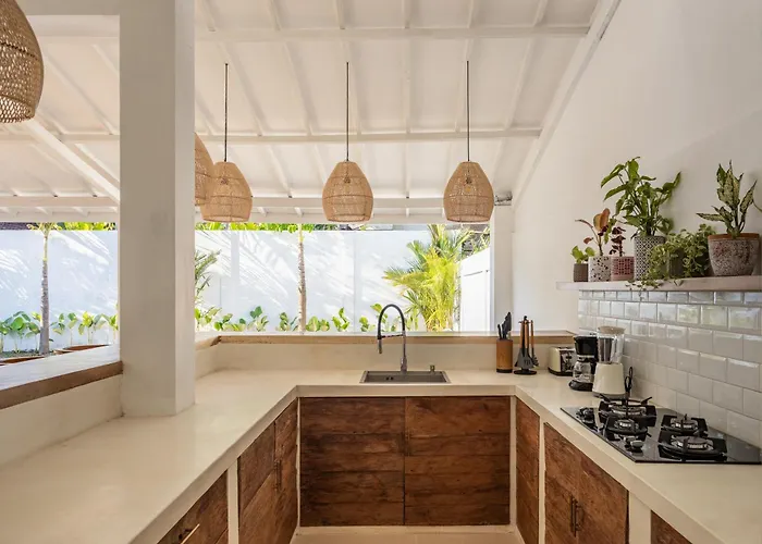 2 Bdr Villa, Walking Distance To Beach. Seminyak (Bali)