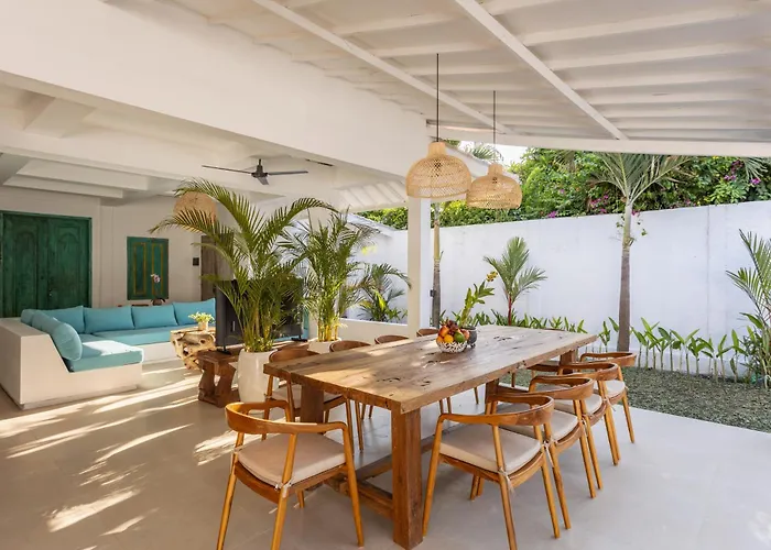 Villa 2 Bdr Villa, Walking Distance To Beach. Seminyak (Bali)