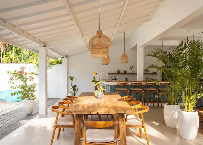 2 Bdr Villa, Walking Distance To Beach. Villa