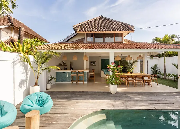 Villa 2 Bdr Villa, Walking Distance To Beach.