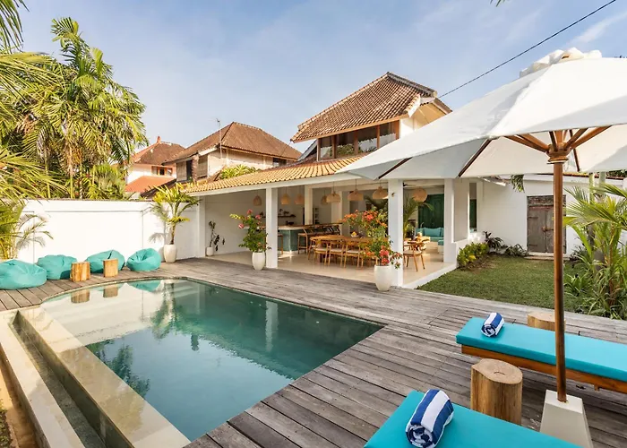 2 Bdr Villa, Walking Distance To Beach. *